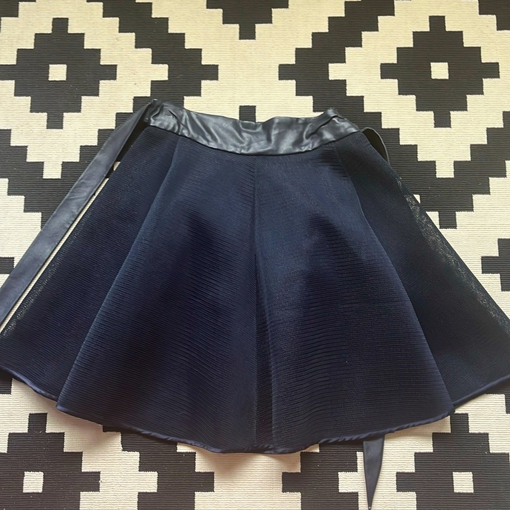 Gracia mid length skirt
